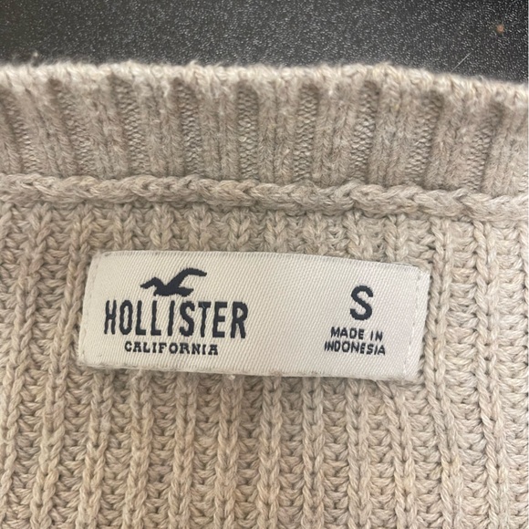 Hollister Cream, Brown, and Gray Color Block Cropped Sweater size small - Picture 4 of 10
